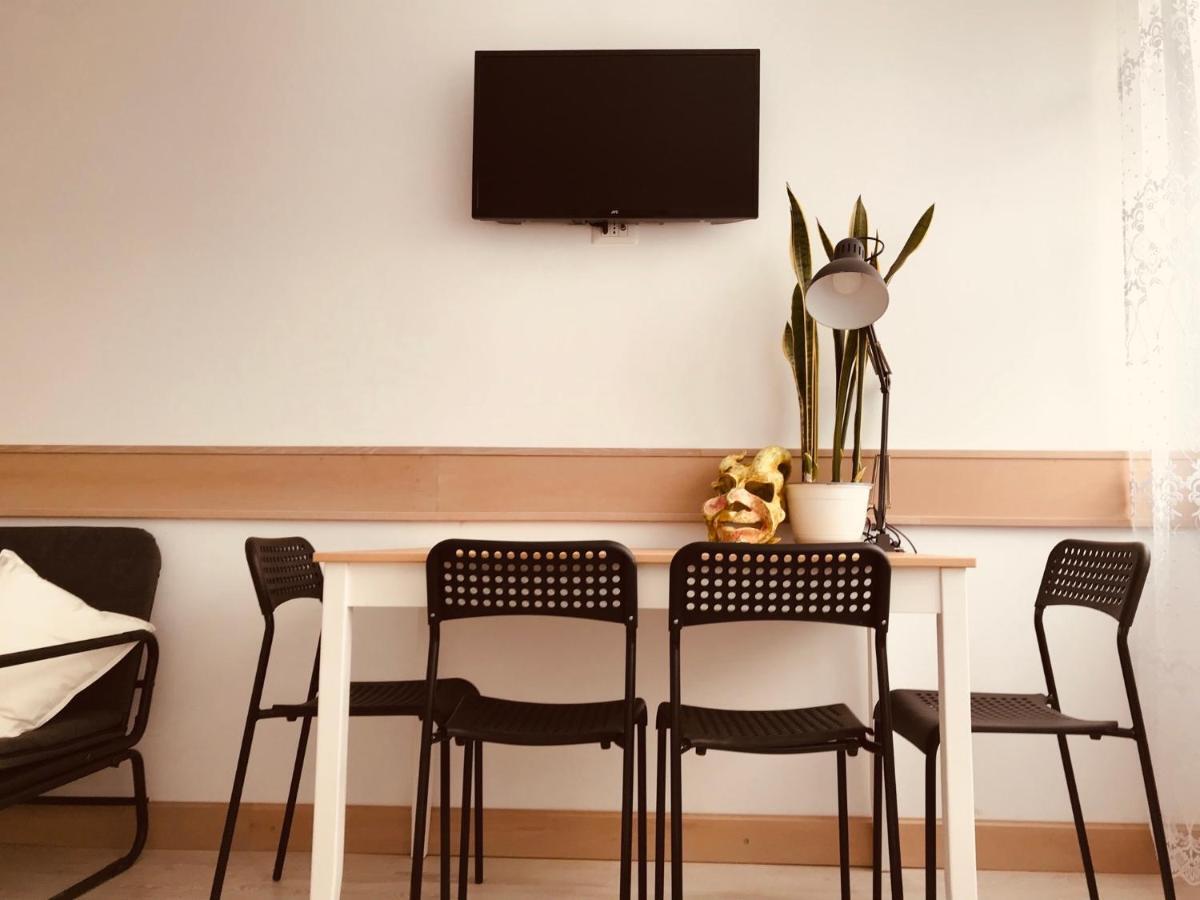 Studio 1O1O1 Apartment Piatra Neamt Ngoại thất bức ảnh